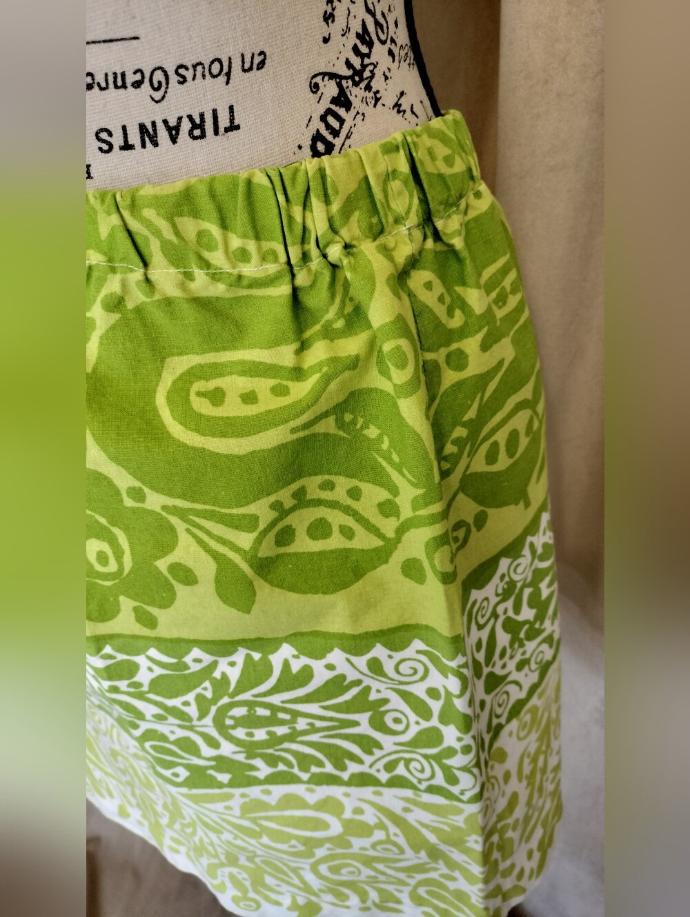 Beautiful Marimekko Print Green White Floral Pull-on Skirt w/Elasticized Waist - Picture 2 of 4